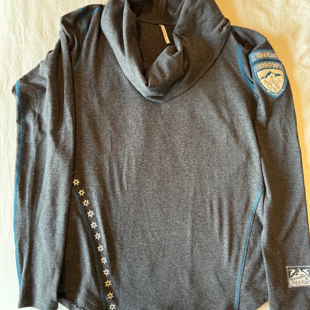 Alp N Rock Charcoal snowflake Apres cowl neck ski long sleeve shirt XS Size 1